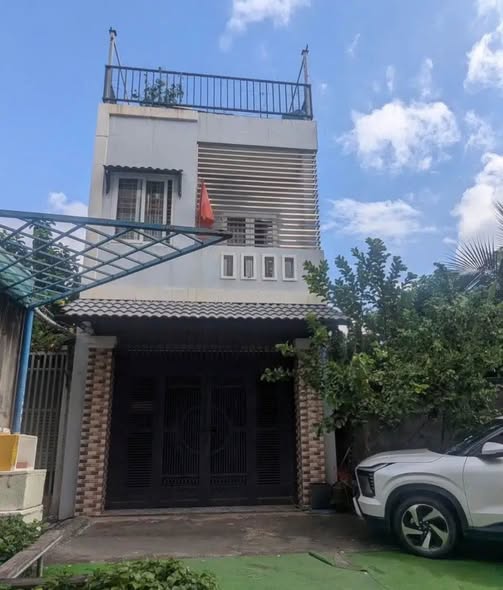 Nhà 2 tầng khang trang, 4 phòng ngủ, sân ô tô, hướng Tây Tứ Trạch tại Vũng Tàu