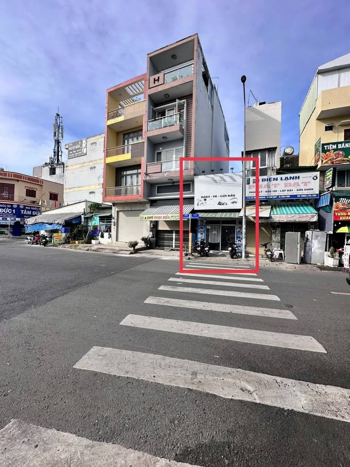 Nhà mặt tiền kinh doanh sầm uất, 3,2mx4,1m, 2,75 tỷ, Tân Phú