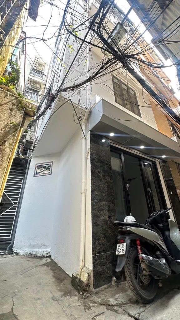 Nhà lô góc Minh Khai, Hai Bà Trưng sát Times City, 32m2, 4 tầng