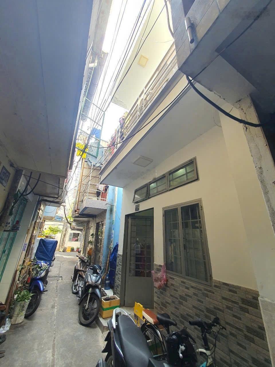 Nhà 3 tầng hẻm TRẦN HƯNG ĐẠO, Q5 (giáp Quận 1) - Giá chỉ trên 2 tỷ.