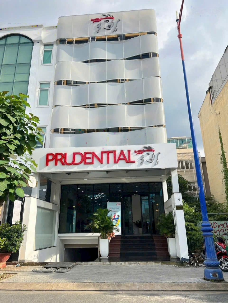 Chính chủ cho thuê toà nhà góc 2 mặt tiền Nguyễn Chí Thanh - Nguyễn Kim, Phường 7, Quận 10