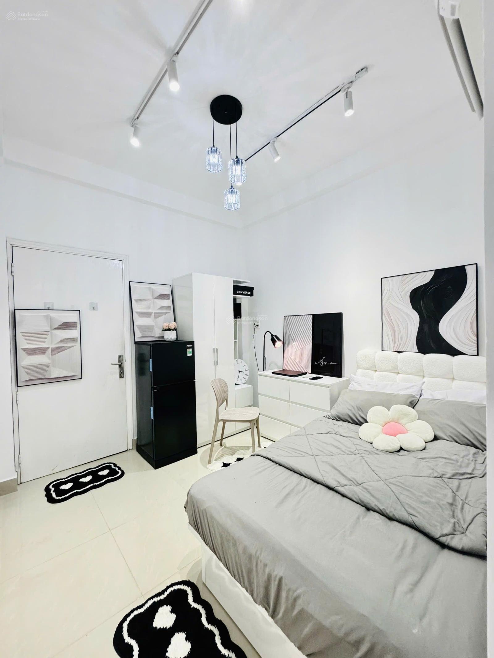 Nhà Mới,Sạch Đẹp, An Ninh đường Huỳnh Văn Bánh Q.PN giáp Q1 và Tân Bình.Liên Hệ 0772982397 xem nhà