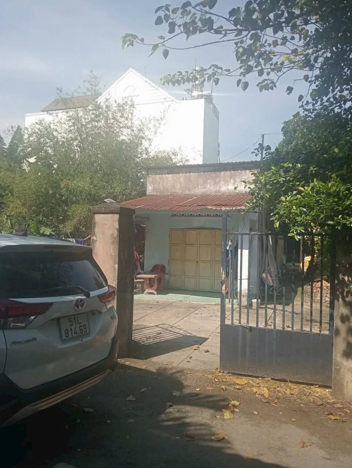 Bán nhà cấp 4 tại Xuân Thới Sơn, Hóc Môn, hẻm 1 sẹc đường Lê Thị Kim, giá 4,5 tỷ