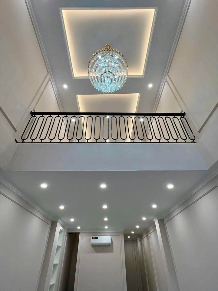 Nhà mặt phố Khương Đình 7 tầng thang máy, kinh doanh bét nhè