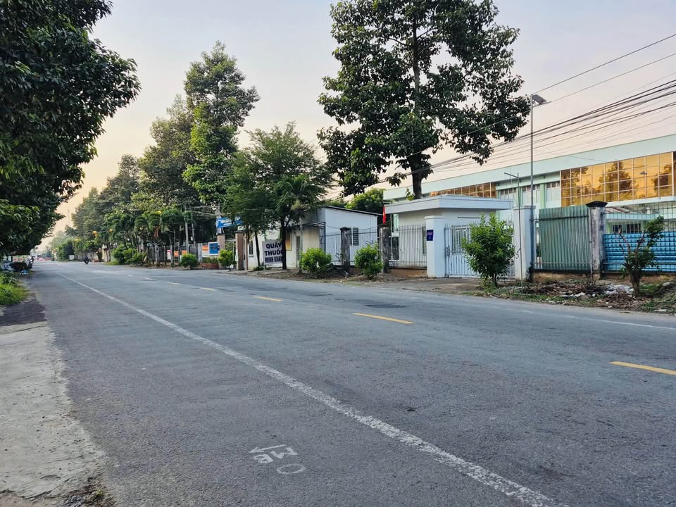 Bán đất mặt tiền lộ nhựa 5m, 94,1m2 tại Hữu Định, Bến Tre