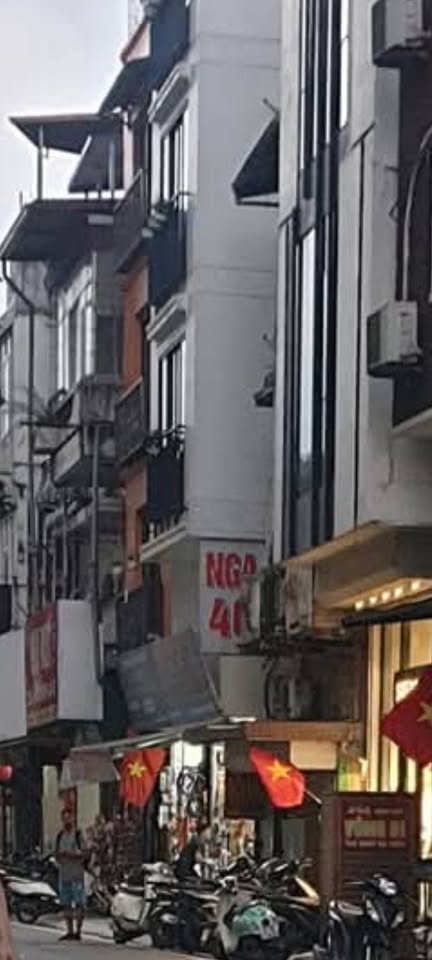 Bước vào căn nhà 6 tầng tại phố Khương Trung, Thanh Xuân