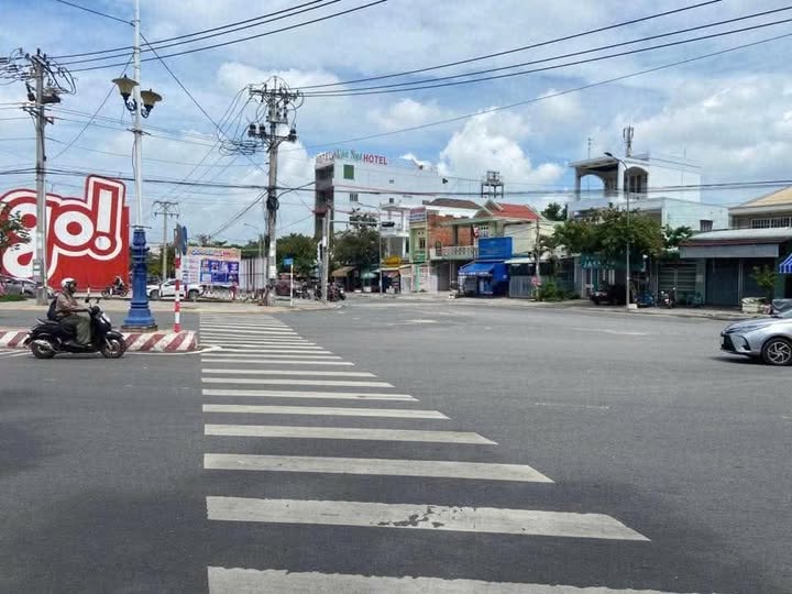 Bán đất mặt tiền Lạc Long Quân, Tây Ninh đối diện Siêu thị Go, kinh doanh sầm uất