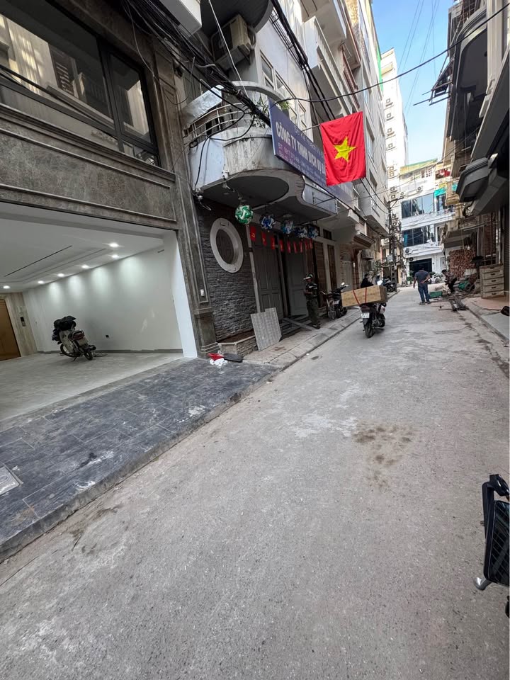 Bán nhà lô góc khu VIP quận Tây Hồ, gần ngay Lotte Mart, phố đi bộ