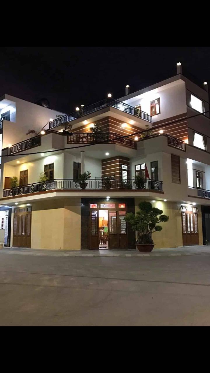 Nhà góc 2 mặt tiền Phước Long 17 tỷ, 10 phòng ngủ, thoải mái kinh doanh