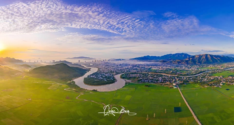 Đừng bỏ lỡ cơ hội sở hữu căn góc siêu hot trên đường Dã Tượng, vị trí đắc địa bậc nhất Nha Trang, cách biển chỉ 200m