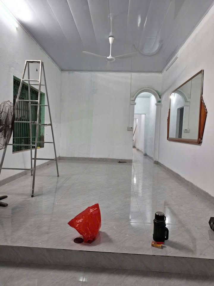 Bán nhà tại trung tâm thành phố Yên Bái cũ, gần Vincom, đường ô tô đi lại thoải mái