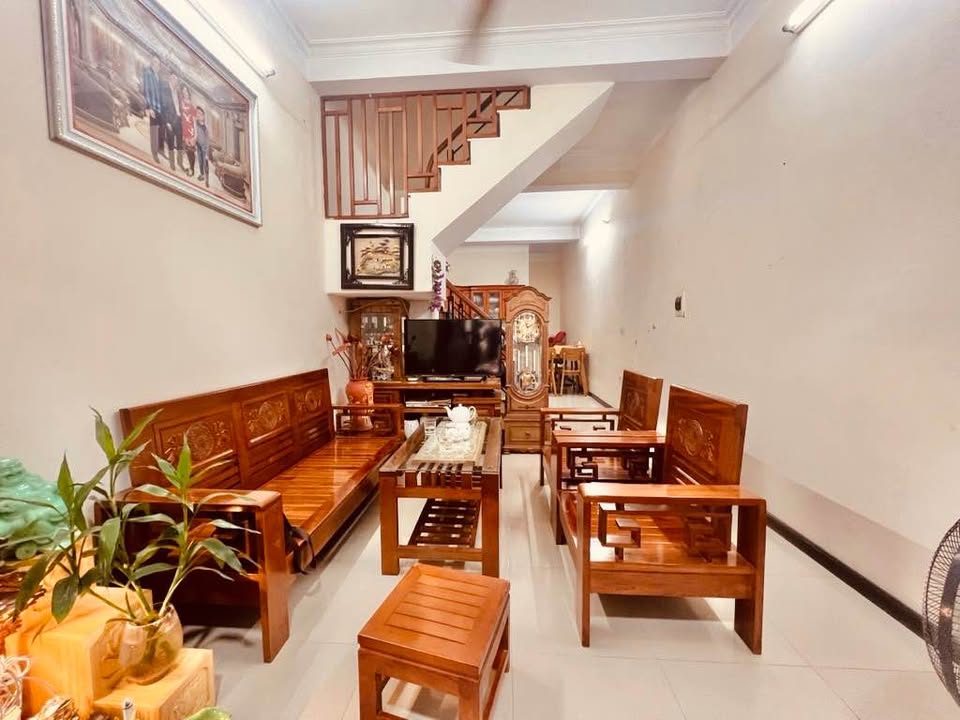 Nhà lô góc Văn Quán, diện tích khủng, vị trí vàng, giá hời