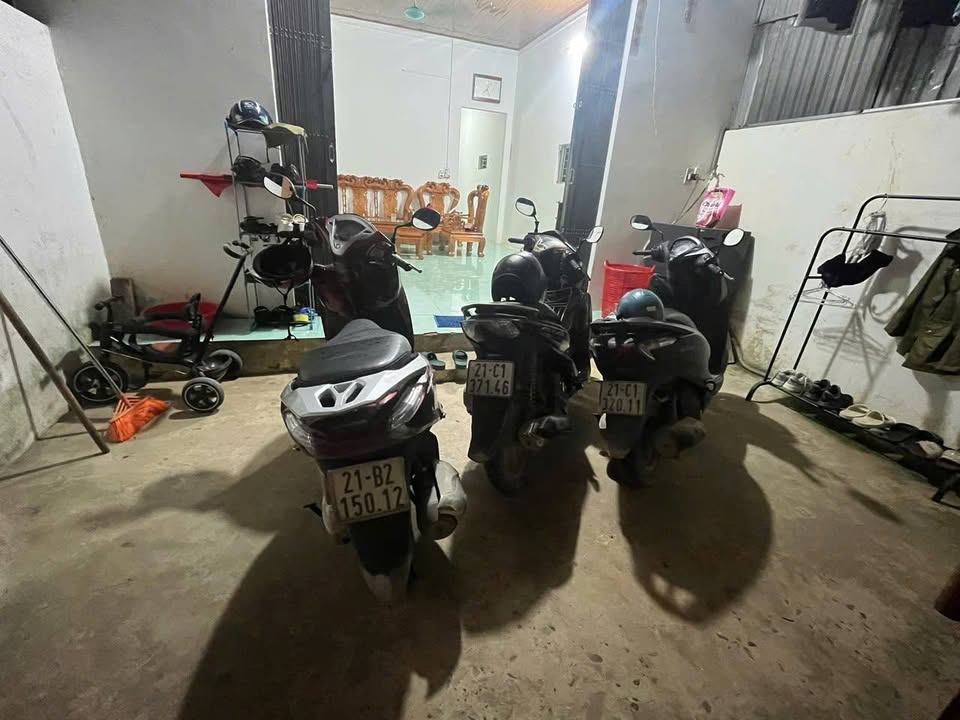 Bán nhà cấp 4 trong ngõ Ban Dân Tộc, thông sang ngõ 919 Yên Ninh, Yên Bái