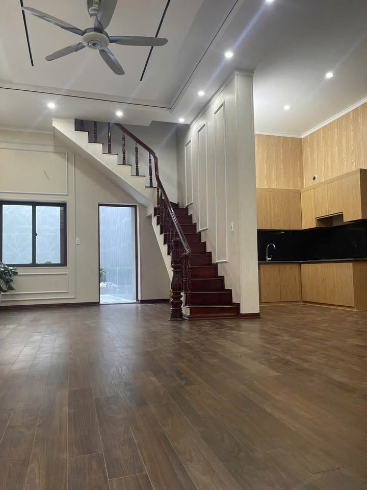 Nhà 2.5 tầng Kì Bá, Thái Bình - Sân vườn chill, 3 ngủ xịn sò