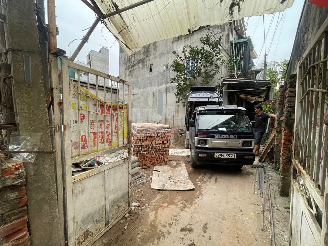 Nhà 5 tầng Ngọc Thụy 11.8 tỷ, thang máy nhập khẩu, ô tô đỗ cửa, sắm ngay kẻo lỡ