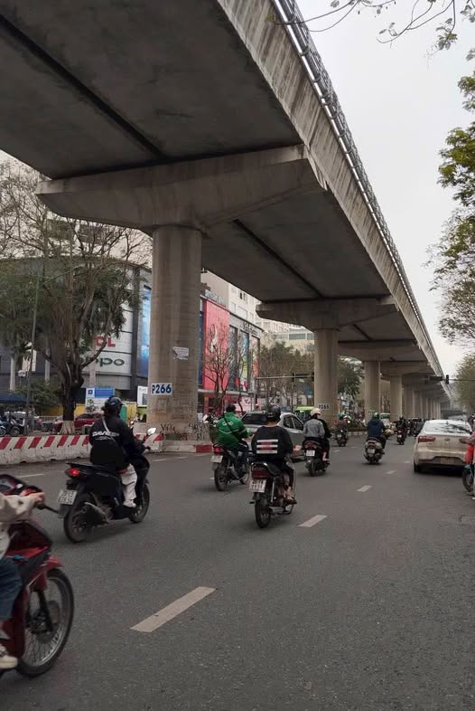 Nhà Cầu Giấy 40m2, mặt tiền 3,6m, vị trí đắc địa gần phố