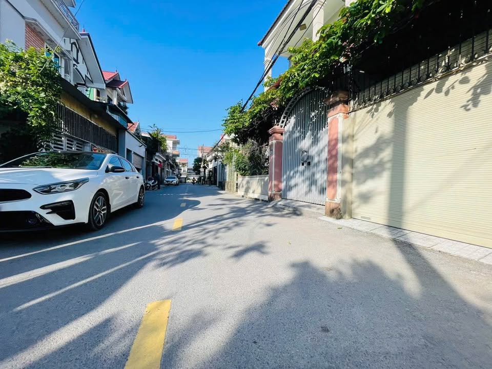 Bán lô đất 368m2, hai mặt tiền, đường Nguyễn Trung Thiên, Hà Tĩnh