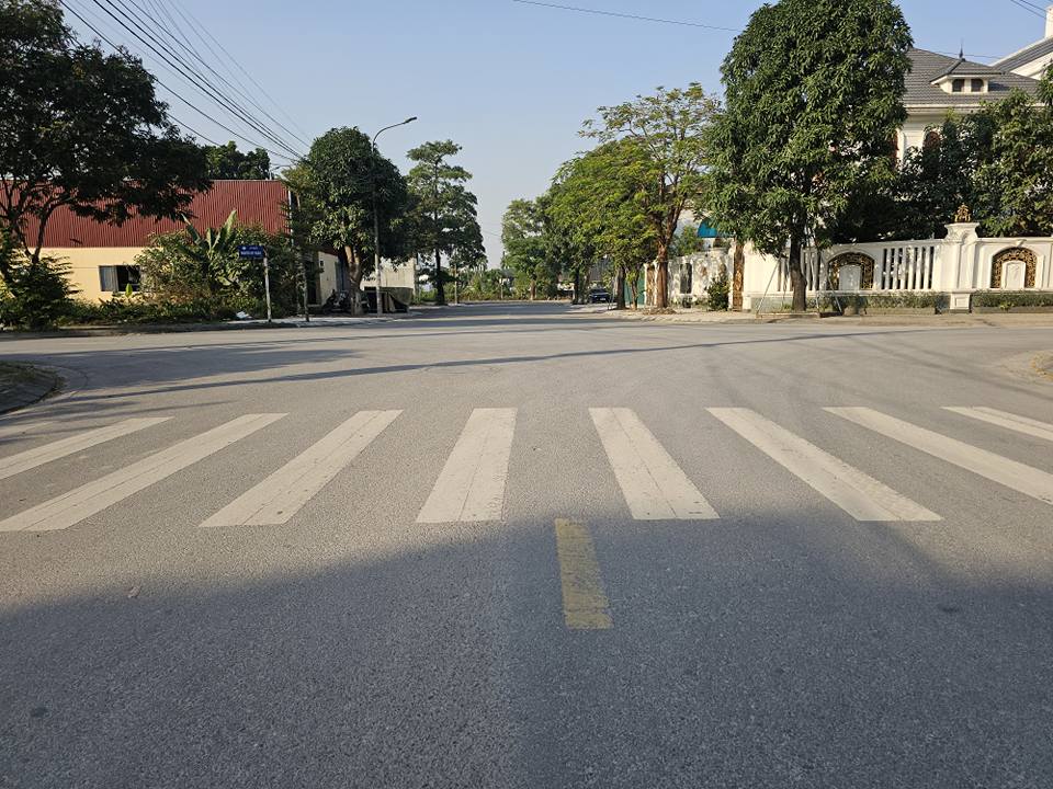 Mặt bằng kinh doanh đắc địa, 100m2, mặt tiền 5m, đối diện khu B, trường cao đẳng Thủy lợi, Kim Bảng, Hà Nam