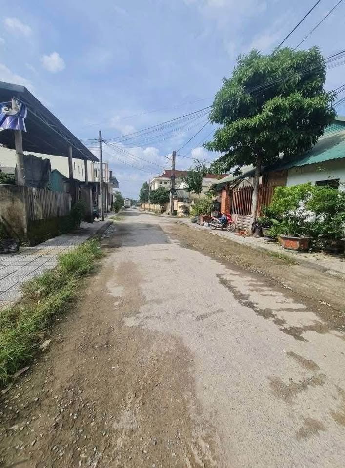 Chính chủ bán đất vàng khu phố 1 Đông Thanh, lô đẹp nhất, đường nhựa 10m, giá không tưởng