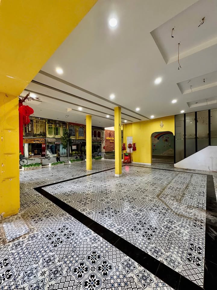 Choáng vớng, mặt bằng 260m2 trung tâm Buôn Ma Thuột, giá thuê rẻ như cho