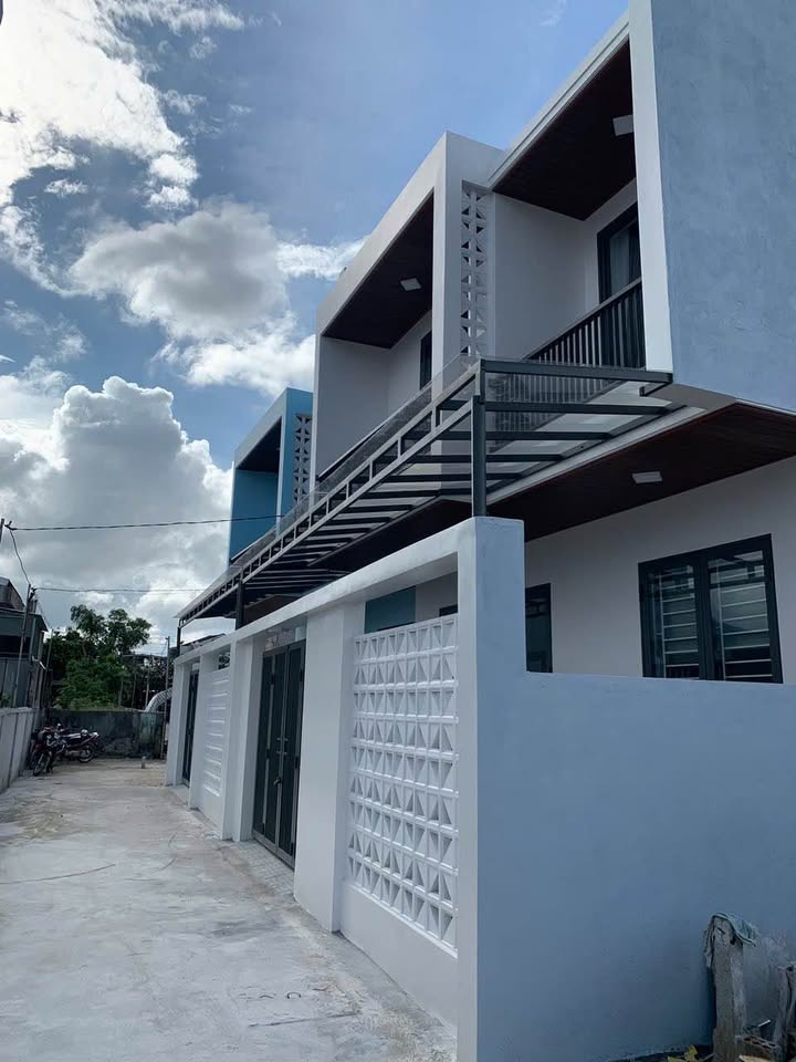 Nhà 2 tầng kiên cố, ô tô tận cửa, gần Đàn Nam Giao