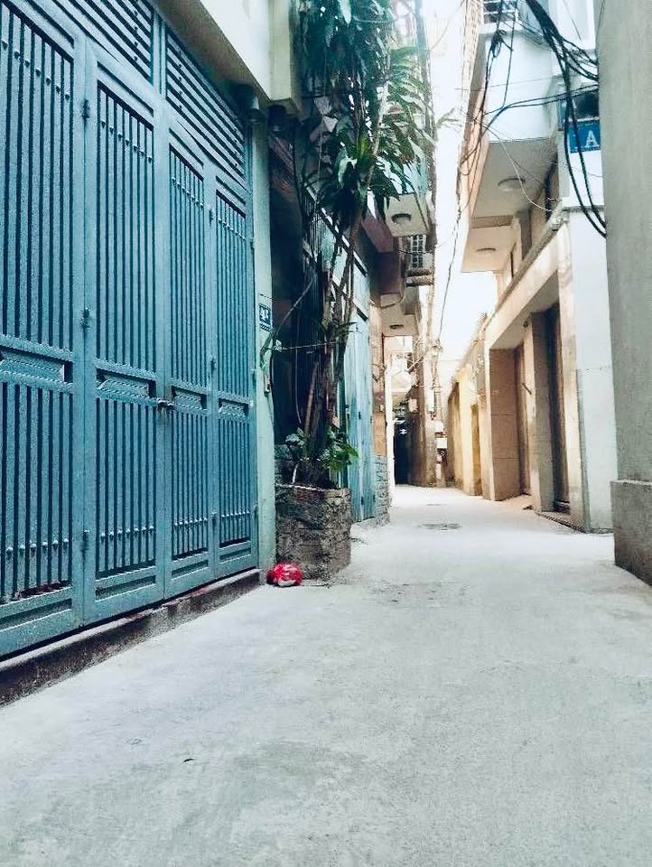 Nhà phân lô Hoàng Quốc Việt, 36m², 5 tầng, ngõ thông, 2 thoáng, giá hời