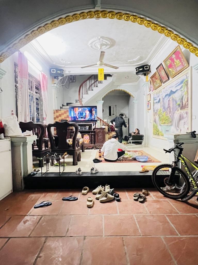 Bán nhà 3 tầng 56m2, mặt tiền 5m, ô tô đỗ cửa tại Phú Diễn, Thanh Oai