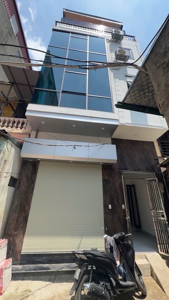 Nhà Võ Chí Công - ngõ rộng đủ công năng, sổ vuông vừa vặn