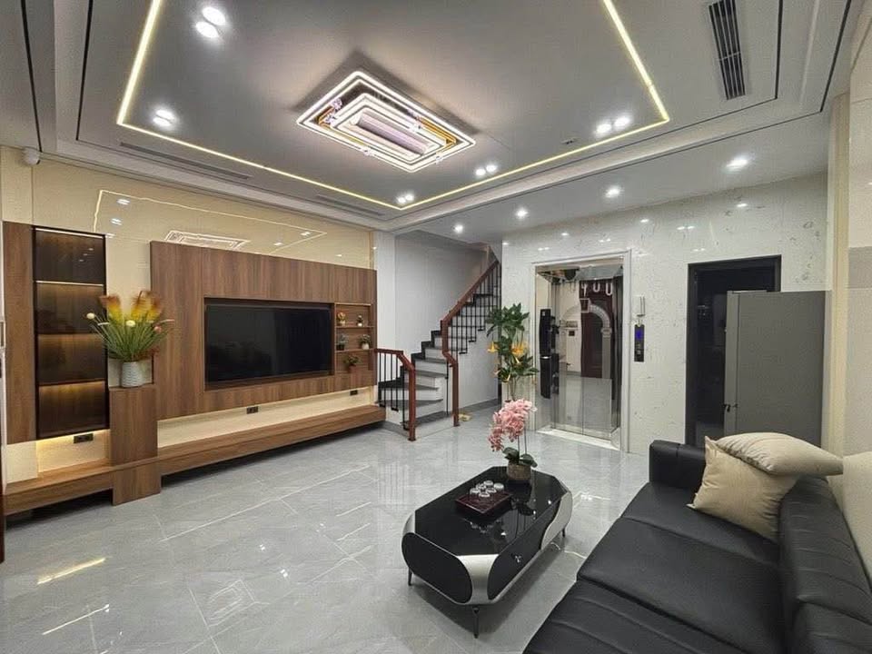 Siêu phẩm nhà 6 tầng thang máy Nguyễn Văn Cừ, Long Biên, cơ hội vàng sở hữu