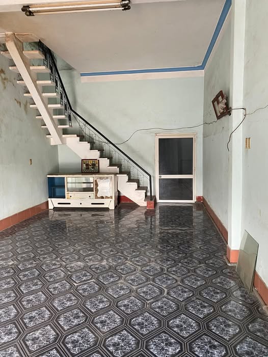 Nhà mặt tiền Quốc Lộ 1A - Quy Nhơn Tây, 3 tầng, 75m2, giá 2,65 tỷ