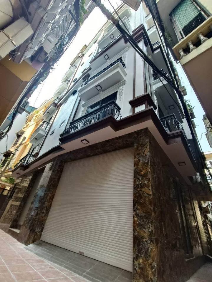 Nhà lô góc Trần Cung, 7 tầng thang máy, ô tô vào nhà 56m²