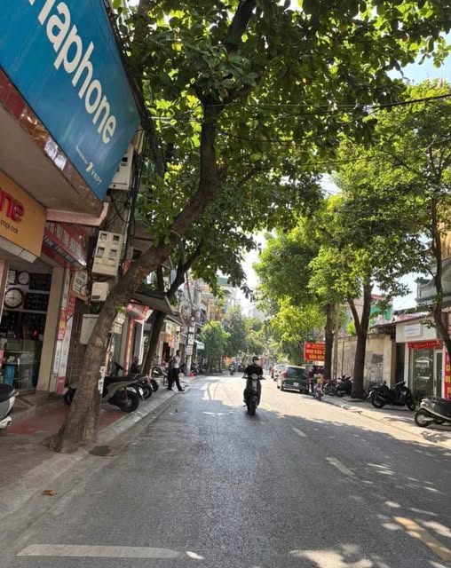 Nhà mặt phố Trương Mỹ, kinh doanh đắc địa, vị trí vàng