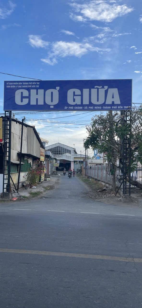 Bán nhà 2 mặt tiền Phú Hưng, Bến Tre, giá tốt, kinh doanh thuận lợi