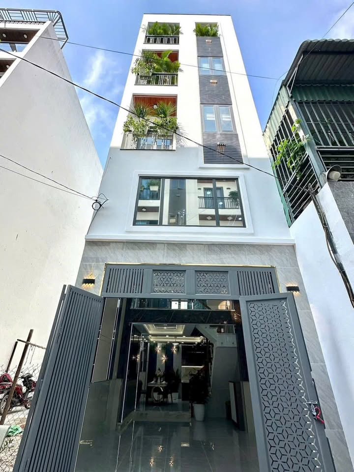 Nhà mới đẹp như mơ 4 tầng sang trọng, sẵn sàng đón bạn tại Quận 12