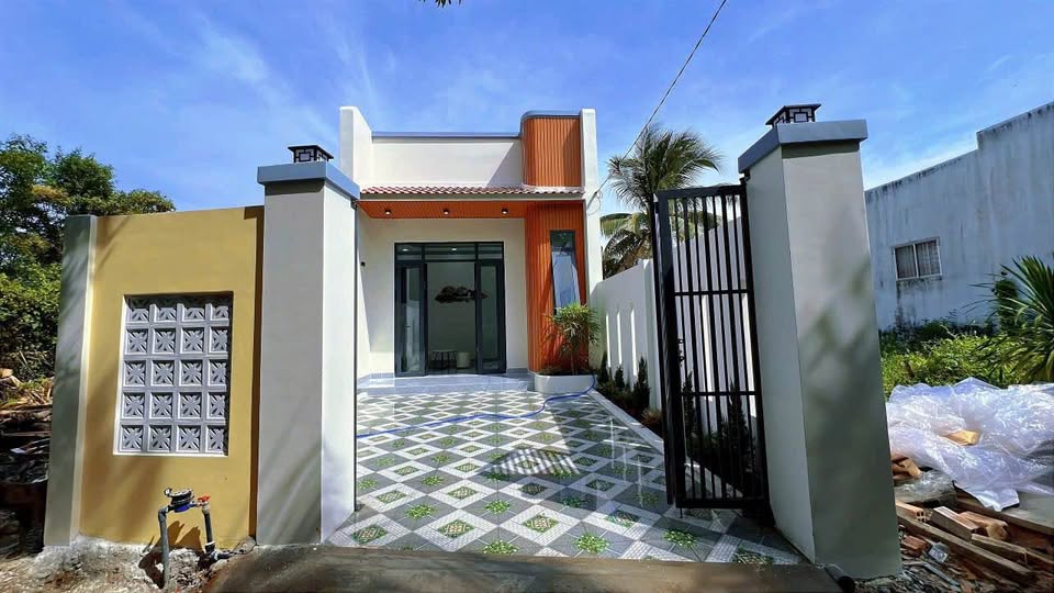 Nhà 101m2 Phú Khương, Bến Tre, mới keng, full nội thất, giá hời