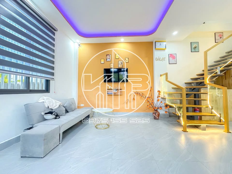 Bán nhà phố 2 tầng mới xây, 72,5m² tại Phường 10, thành phố Đà Lạt