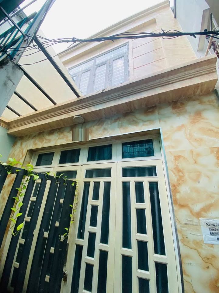 Nhà mặt tiền Trường Sa, Quận 3, ngang 4,5m, 2 tầng, giá chỉ 5 tỷ