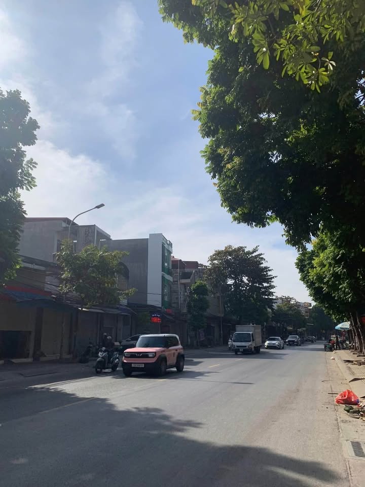 Nhà 3 tầng mặt đường Trần Nhân Tông, kinh doanh tiềm năng, giá hơn 6 tỷ