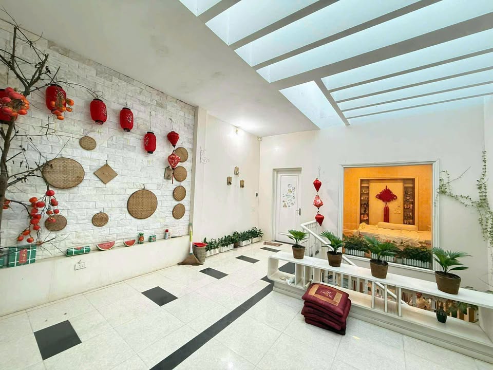 Bán nhà 2 tầng đường Cao Xuân Quế, thị xã Sa Pa, diện tích 104m2, 3 phòng ngủ