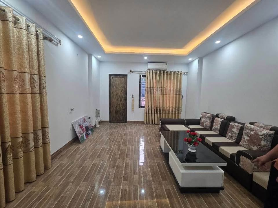 Nhà lô góc 5 tầng kinh doanh cực tốt - chỉ nhỉnh 7 tỷ