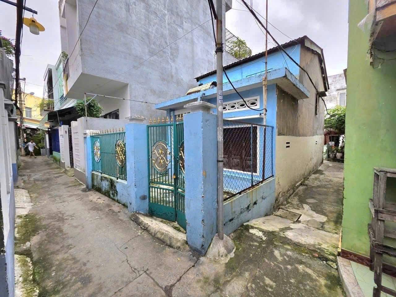 Bán đất tặng nhà cấp 4, 2 mặt kiệt thông, 60,4m² nở hậu, trung tâm Hải Châu, Đà Nẵng