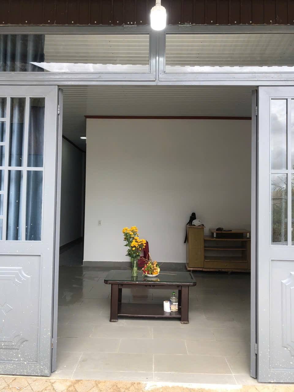 Cho thuê nhà nguyên căn mới xây, Xô Viết Nghệ Tĩnh, Đà Lạt sân ô tô tận nhà