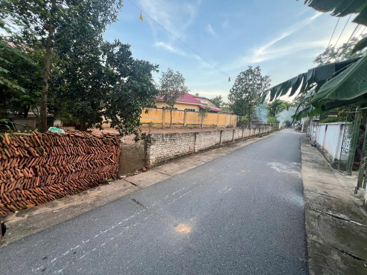 Bán gấp 100m2 đất mặt tiền rộng, đường ô tô tránh tại Yên Lạc, Vĩnh Phúc