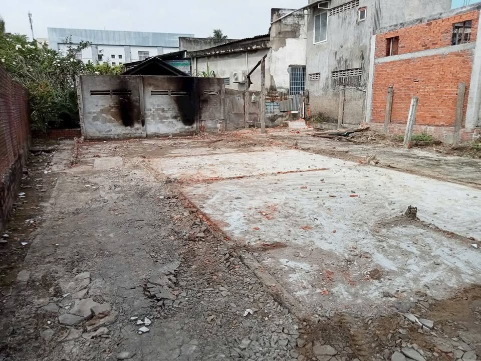 Bán đất 180m2 tại Phường Phú Khương, Bến Tre, cách Đại lộ Đồng Khởi 200m