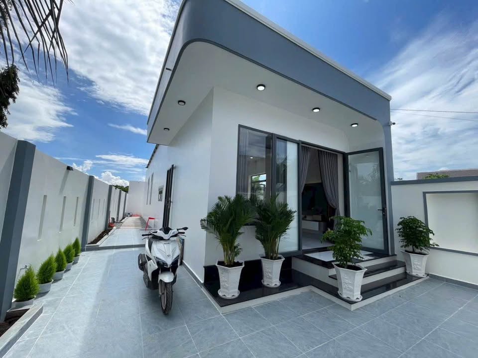 Bán nhà cấp 4 tại Đạo Long, Phan Rang, sổ hồng riêng, giá cắt lỗ chỉ 2 tỷ