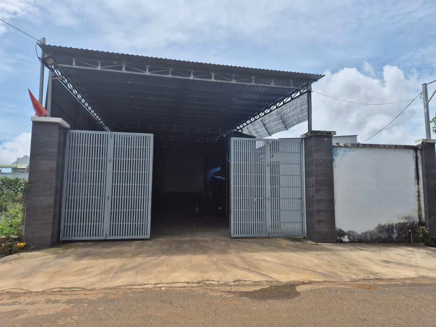 Nhà xưởng mặt tiền đường 15 Hòa Long - Vị trí đắc địa, giá tốt