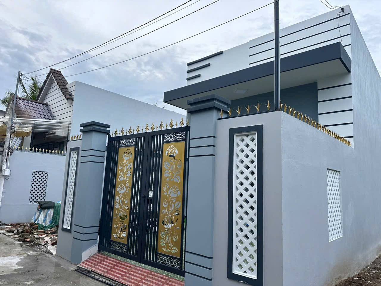 Bán nhà mới tinh vừa hoàn thiện tại phường Phú Khương, 97m2, giá 1,9 tỷ