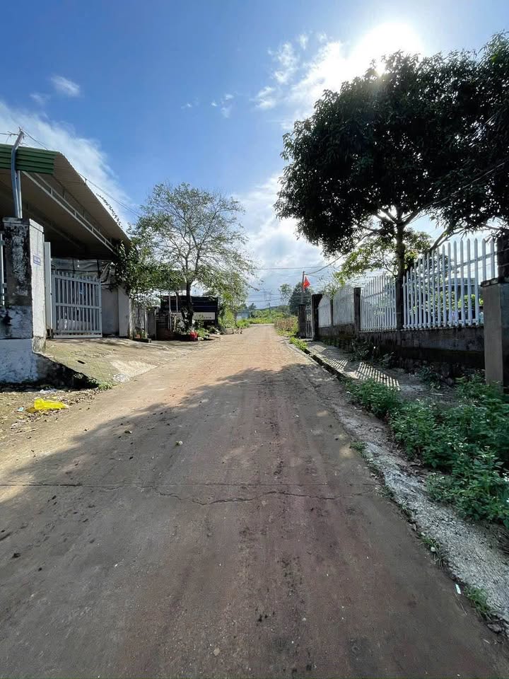 Nhà phường Buôn Ma Thuột rẻ bất ngờ, sân oto, gần chợ, gọi ngay