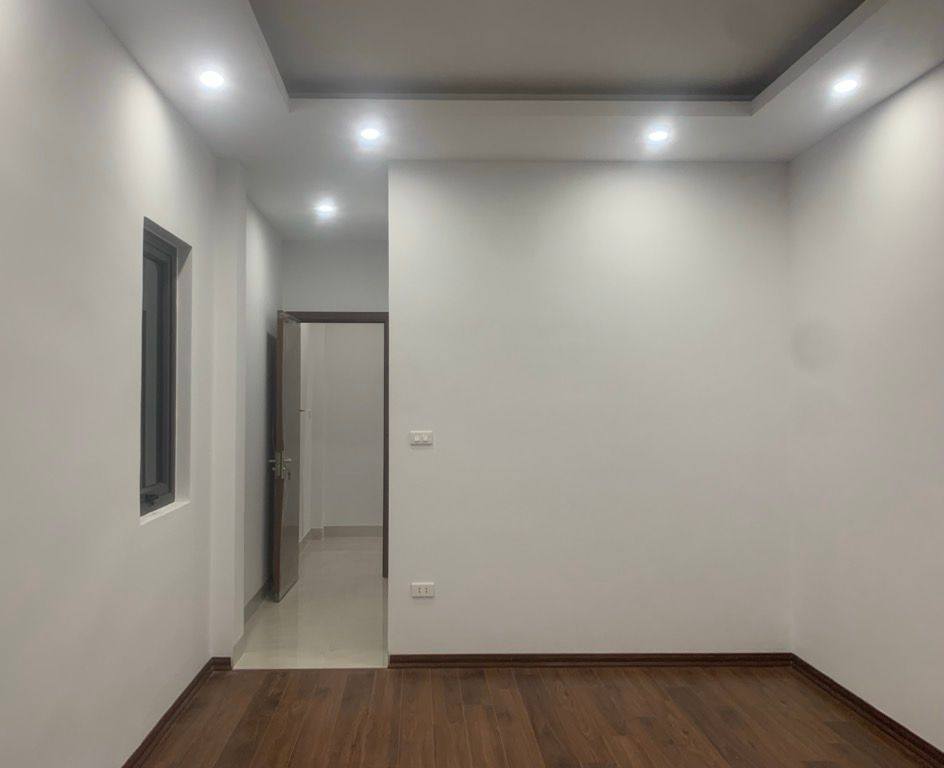 Bán nhà 5 tầng Kim Chung, Hoài Đức, ô tô đỗ cửa, sổ đỏ chính chủ, giá hấp dẫn