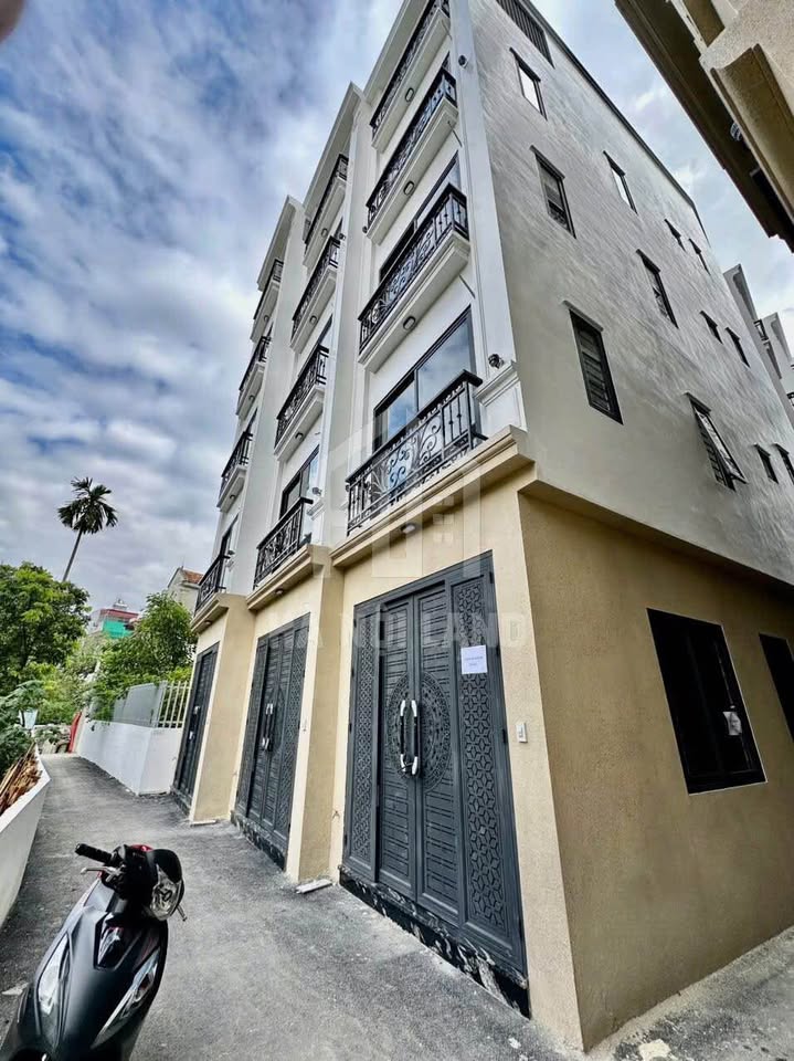 Nhà lô góc 2 thoáng, ngõ rộng 3m, gần Cao Đẳng FPT, chỉ nhỉnh 6 tỷ